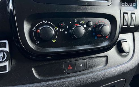 Opel Vivaro 2016 - фото 20