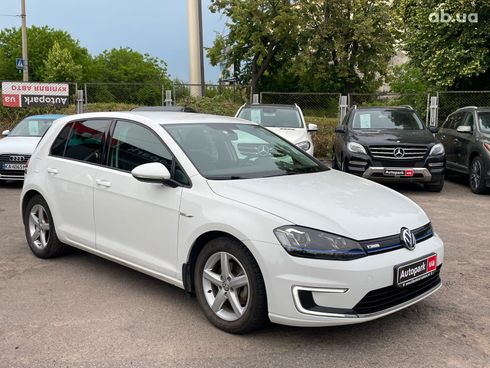 Volkswagen e-Golf 2015 белый - фото 9
