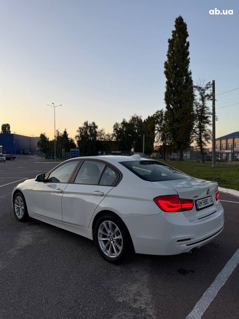 BMW 3 серия 2018 белый - фото 2