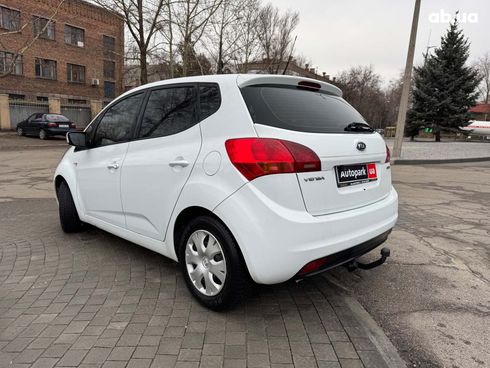 Kia Venga 2012 белый - фото 3