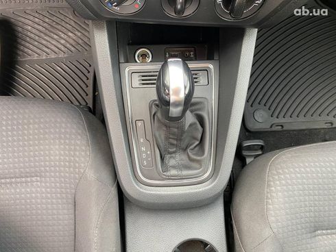 Volkswagen Jetta 2015 серый - фото 18