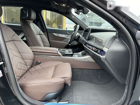 BMW 7 Series iPerformance 2023 - фото 25