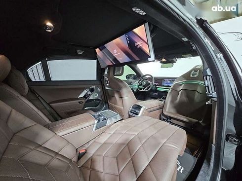 BMW i7 2024 - фото 12