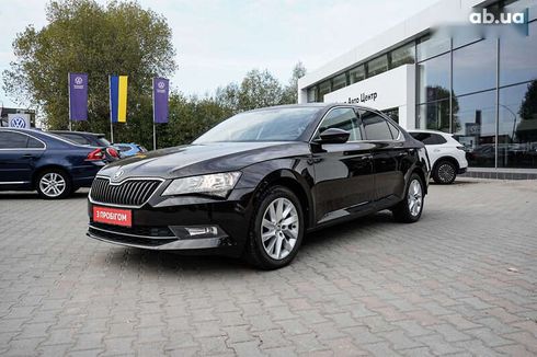 Skoda Superb 2018 - фото 5