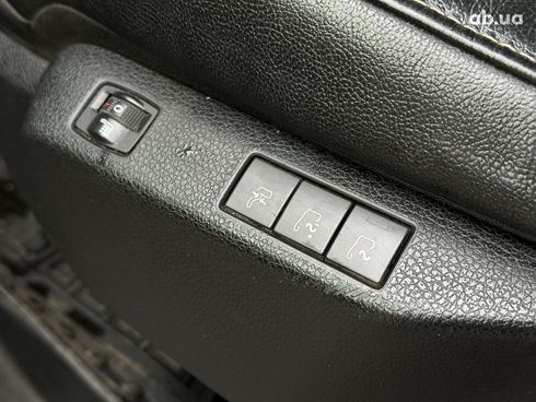 Peugeot Traveller 2017 серый - фото 37