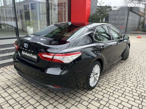 Toyota Camry 2020 - фото 9