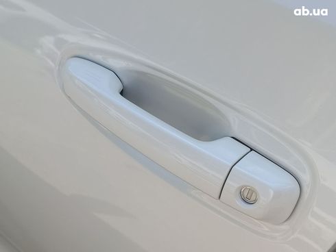 Toyota Land Cruiser Prado 2021 белый - фото 9