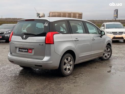 Peugeot 5008 2011 серый - фото 9