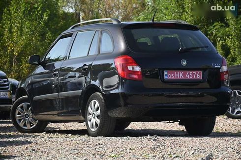 Skoda Fabia 2009 - фото 9