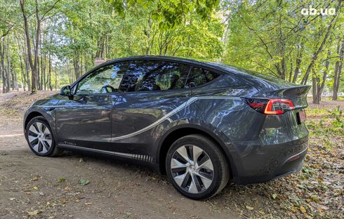 Tesla Model Y 2022 серый - фото 5