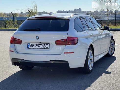 BMW 5 серия 2015 - фото 12