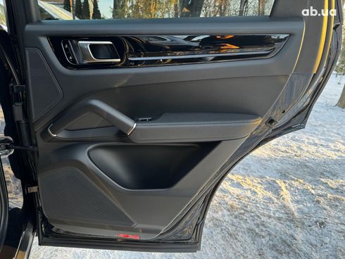 Porsche Cayenne 2020 черный - фото 38