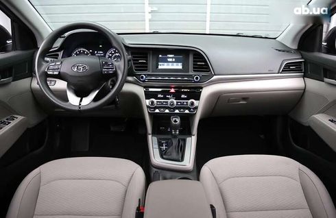 Hyundai Elantra 2019 - фото 12