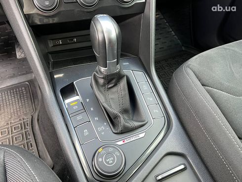 Volkswagen Tiguan 2017 серый - фото 31