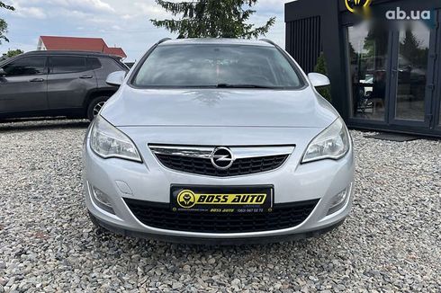 Opel Astra 2012 - фото 2