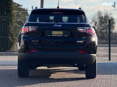 Jeep Compass 2021 - фото 15