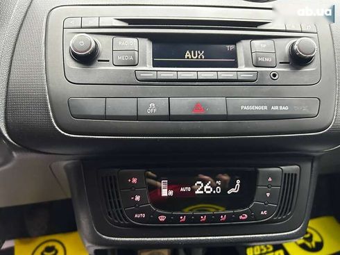 SEAT Ibiza 2010 - фото 12