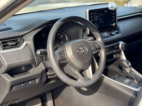 Toyota RAV4 2019 - фото 13