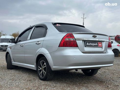 Chevrolet Aveo 2008 серый - фото 6