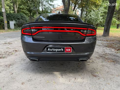 Dodge Charger 2017 серый - фото 6