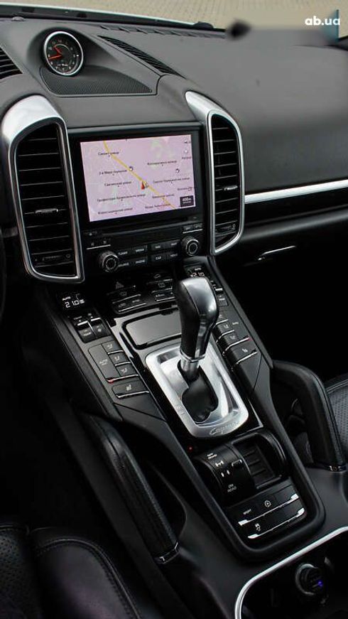 Porsche Cayenne 2017 - фото 24