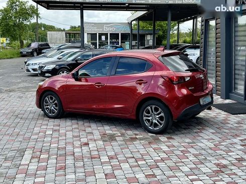 Toyota Yaris 2019 - фото 8