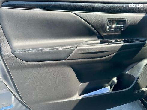 Mitsubishi Outlander 2019 серый - фото 33