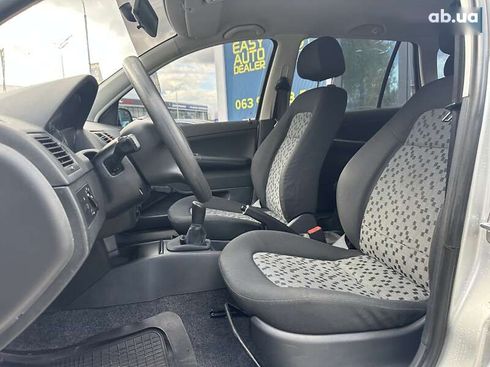 Skoda Fabia 2006 - фото 16