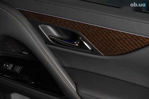 Lexus LX 2021 - фото 11