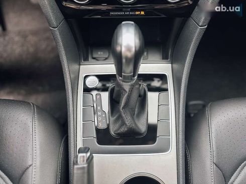 Volkswagen Passat 2020 - фото 16