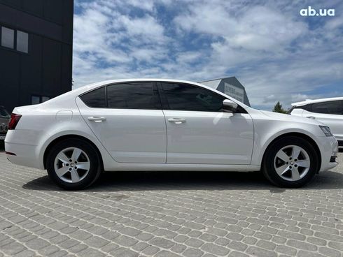 Skoda octavia a7 2017 белый - фото 10