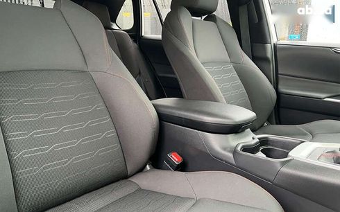 Toyota RAV4 2021 - фото 25