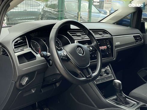 Volkswagen Touran 2020 - фото 25