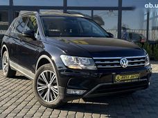 Продажа б/у Volkswagen Tiguan 2017 года - купить на Автобазаре