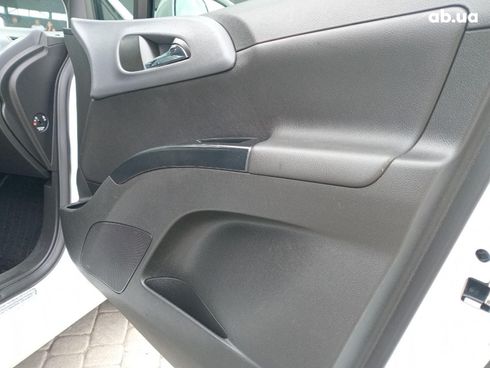 Opel Meriva 2012 белый - фото 22