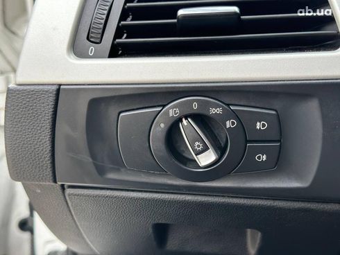 BMW 3 серия 2010 белый - фото 19