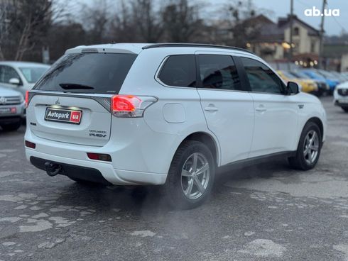 Mitsubishi Outlander 2014 белый - фото 10