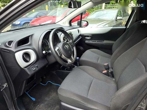 Toyota Yaris 2013 - фото 11