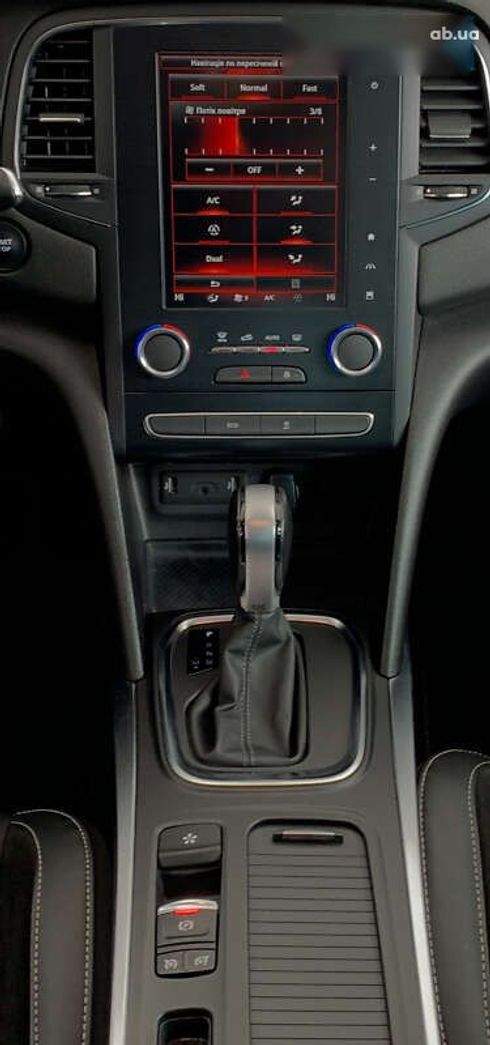 Renault Megane 2019 - фото 27