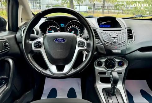 Ford Fiesta 2018 серый - фото 13