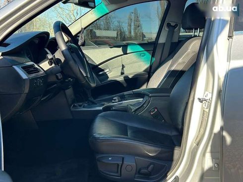 BMW 5 серия 2004 - фото 13