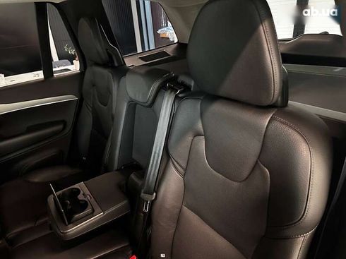 Volvo XC90 2019 - фото 30
