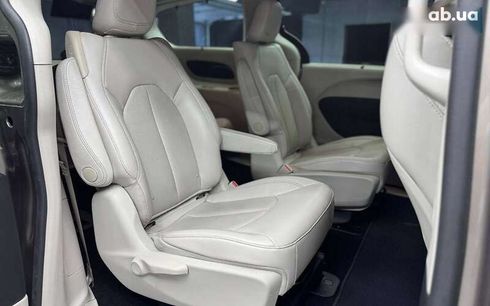 Chrysler Pacifica 2017 - фото 18