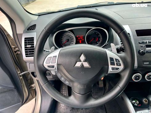 Mitsubishi Outlander XL 2009 бежевый - фото 18