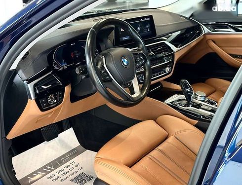 BMW 5 серия 2019 - фото 11