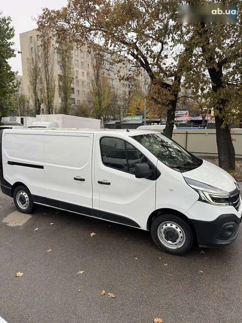 Renault Trafic 2021 - фото 12