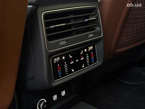 Audi Q8 2020 серый - фото 34