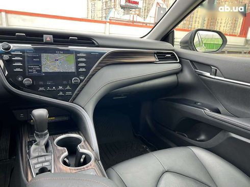 Toyota Camry 2019 - фото 23