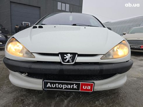 Peugeot 206 2004 белый - фото 2