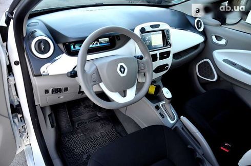 Renault Zoe 2016 - фото 17